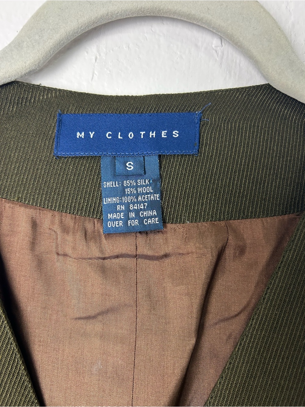 My Clothes Vtg Silk Vest Green Size S Quite luxury Old Money capsule staple - Picture 6 of 13